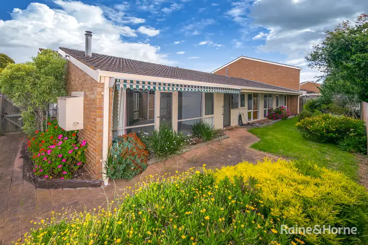 2/28-30 Darbyshire street, Sunbury VIC 3429