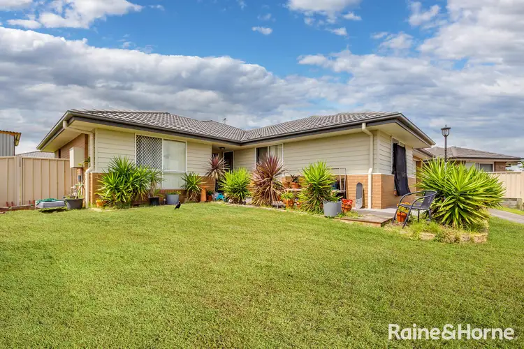 7 Topaz Way, Rutherford NSW 2320