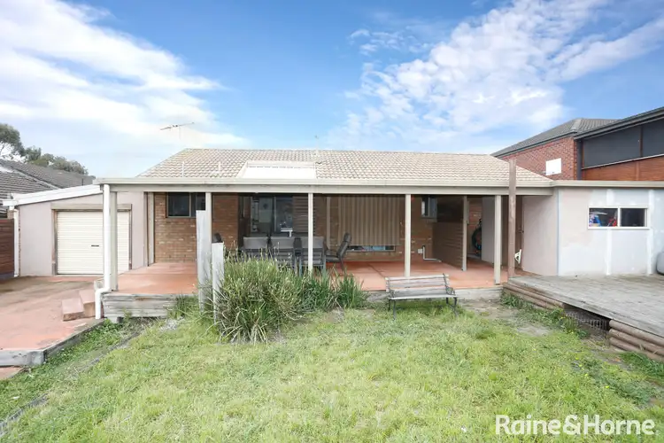 Fifth view of Homely house listing, 25 Linden Close, Meadow Heights VIC 3048