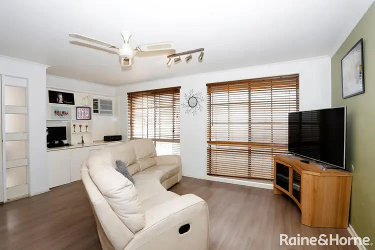 Sixth view of Homely house listing, 25 Linden Close, Meadow Heights VIC 3048