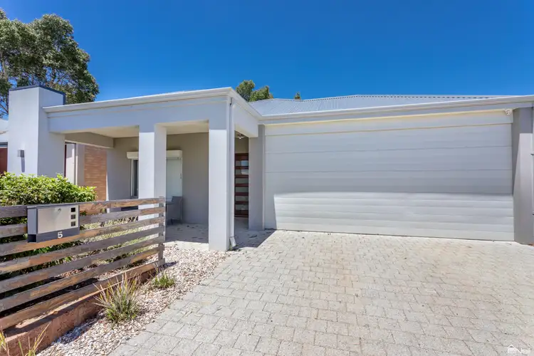 Second view of Homely house listing, 5 Banyoles Circuit, Champion Lakes WA 6111