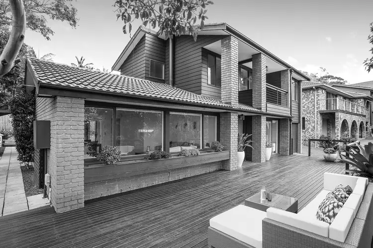 6 Glenora Road, Yarrawarrah NSW 2233