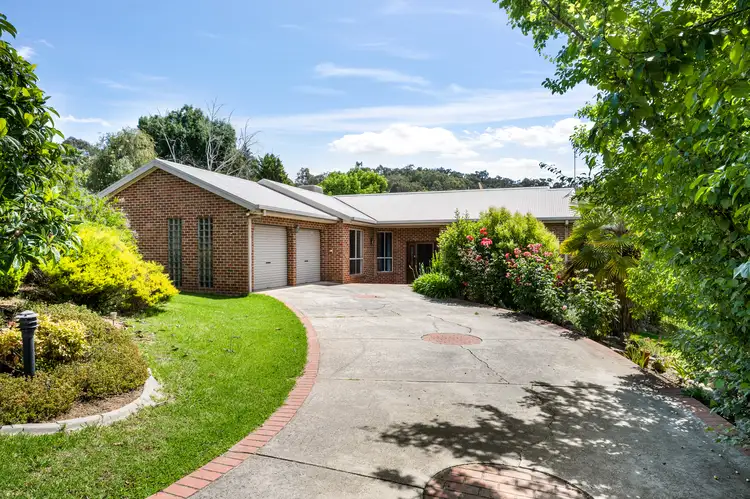 24 Hamilton Valley Court, Lavington NSW 2641