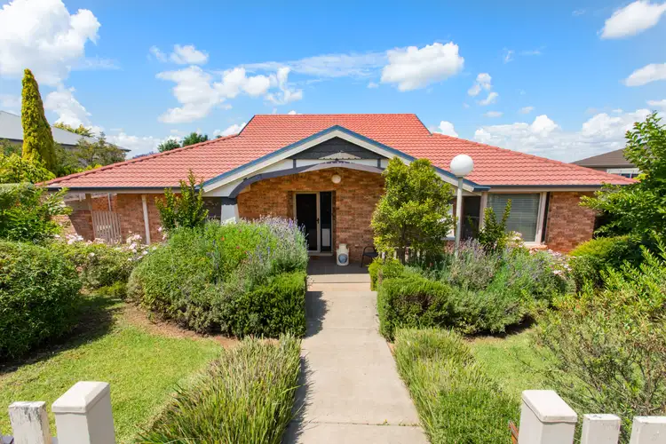 20a Acacia Circuit, Cowra NSW 2794