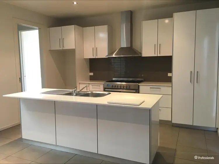 Fifth view of Homely townhouse listing, 2/2A Queens Court, Werribee VIC 3030