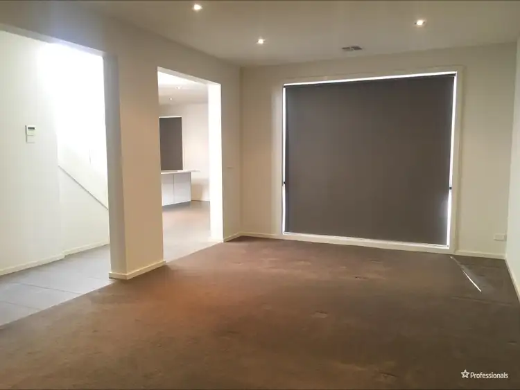 Sixth view of Homely townhouse listing, 2/2A Queens Court, Werribee VIC 3030