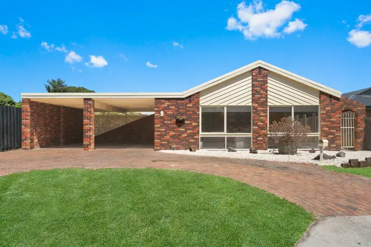 9 Yuluma Court, Frankston VIC 3199