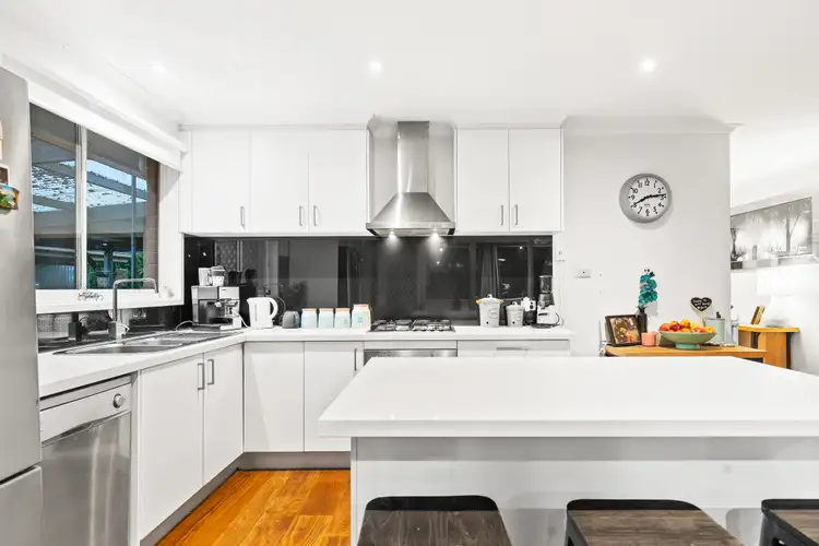 Fifth view of Homely house listing, 2 Norfolk Close, Somerville VIC 3912
