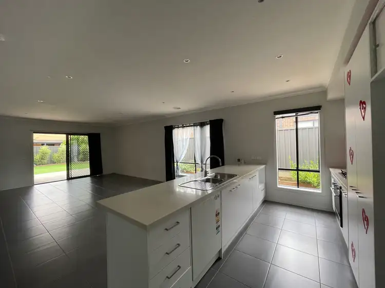 Fourth view of Homely house listing, 122 Kinglake Drive, Manor Lakes VIC 3024