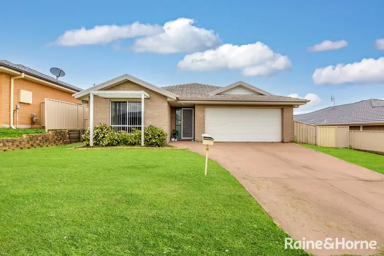 10 Sapphire Drive, Rutherford NSW 2320