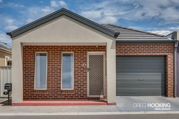 3/40 McCubbin Way, Caroline Springs VIC 3023