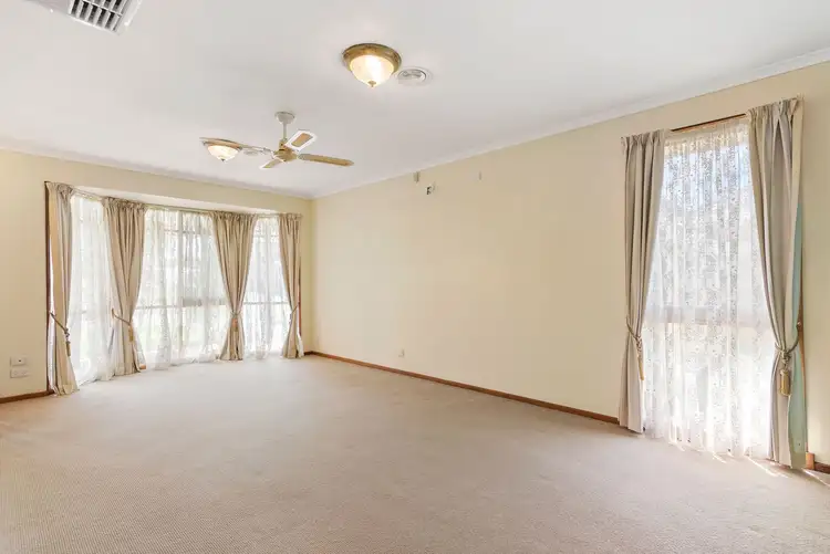 Fifth view of Homely house listing, 10 Sash Close, Carrum Downs VIC 3201