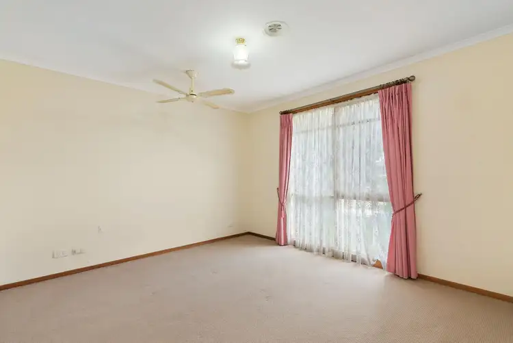 Sixth view of Homely house listing, 10 Sash Close, Carrum Downs VIC 3201