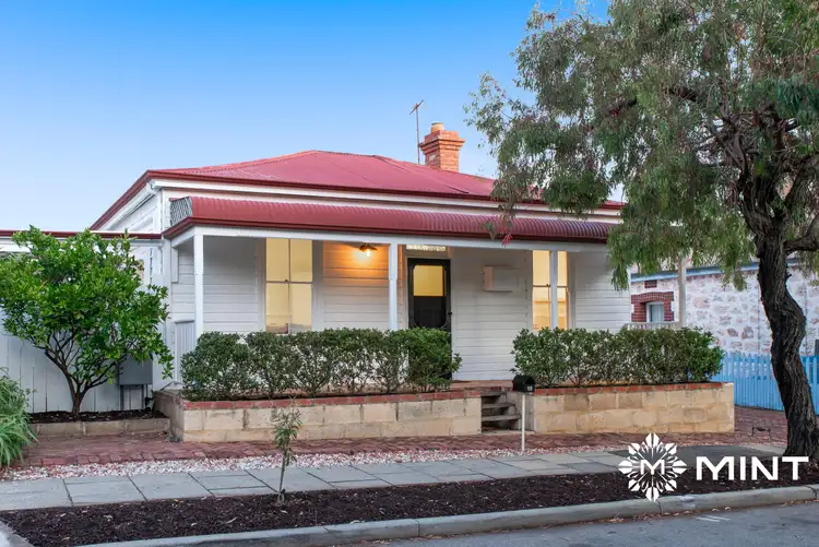 18 Pearse Street, North Fremantle WA 6159