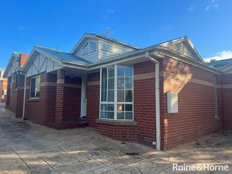 1/30 Prince Street, Gisborne VIC 3437