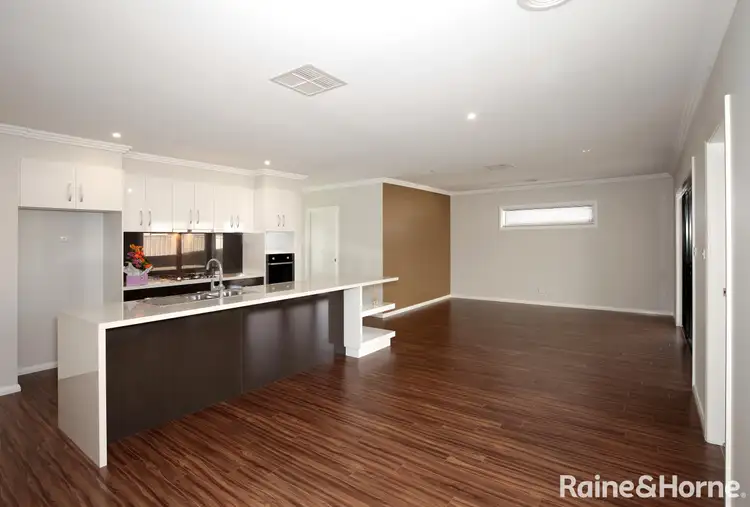 3 Hollows Crescent, Lloyd NSW 2650