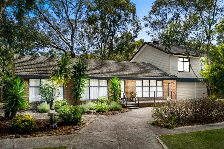 16 Fadden Grove, Sunbury VIC 3429