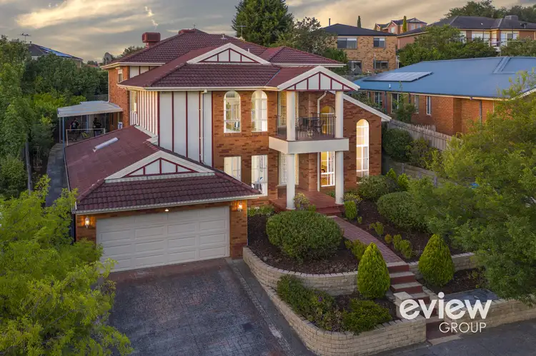 10 Kuranda Crescent, Berwick VIC 3806