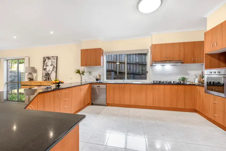 Fifth view of Homely house listing, 10 Kuranda Crescent, Berwick VIC 3806
