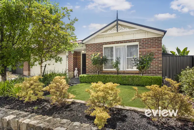 25 Carey Crescent, Pakenham VIC 3810