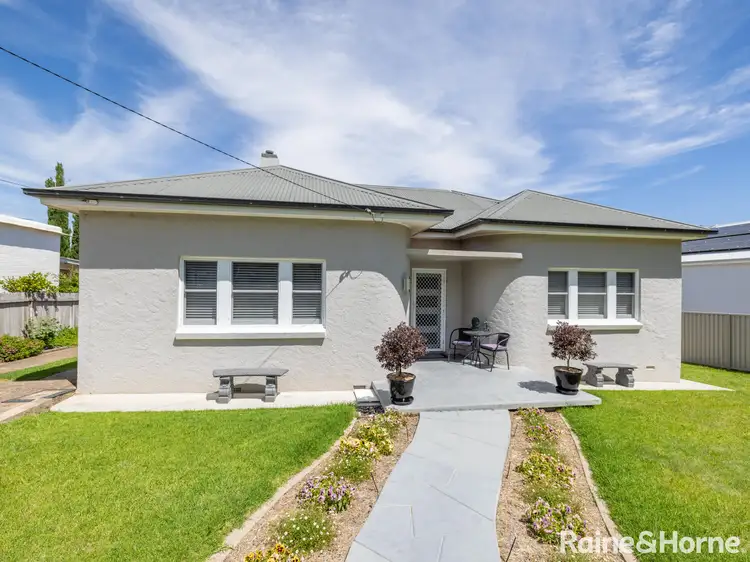 256 Peel Street, Bathurst NSW 2795