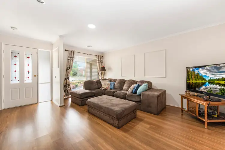 Second view of Homely house listing, 21 Gillian Place, Pakenham VIC 3810