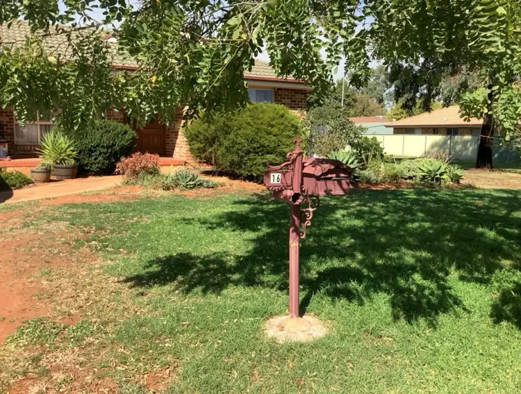 16 Dickson Road, Griffith NSW 2680