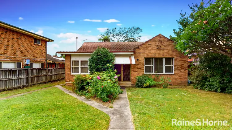 37 Cecil Street, Denistone East NSW 2112