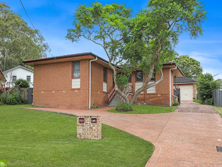 8 Mianga Crescent, Unanderra NSW 2526