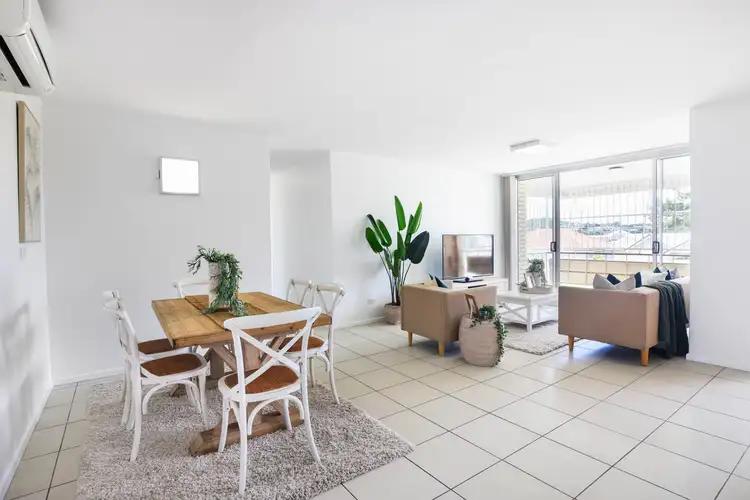 2/232 Cavendish Road, Coorparoo QLD 4151