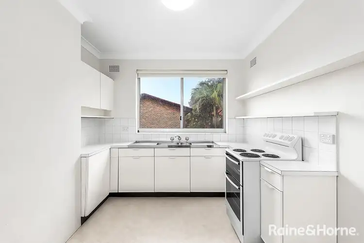 Fifth view of Homely apartment listing, 2/227 Oberon Street, Coogee NSW 2034
