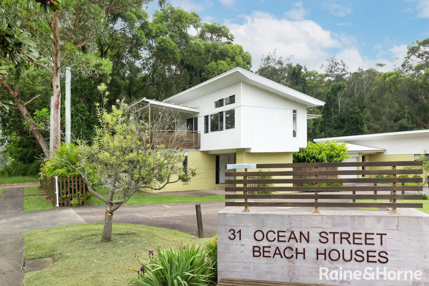 Main view of Homely townhouse listing, 2/31 Ocean Street, Mollymook NSW 2539