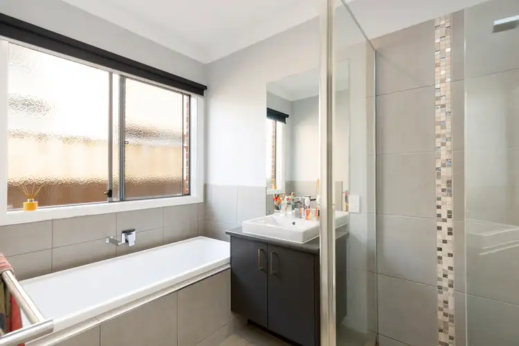 Fifth view of Homely house listing, 2/145 Barrow Court, Officer VIC 3809