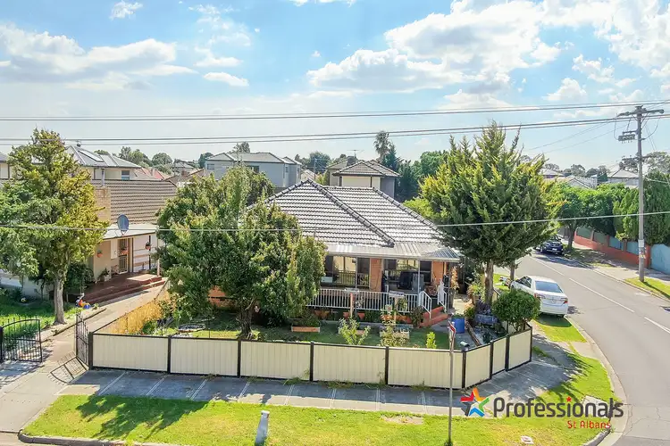 1/33 Glyndon Avenue, St Albans VIC 3021