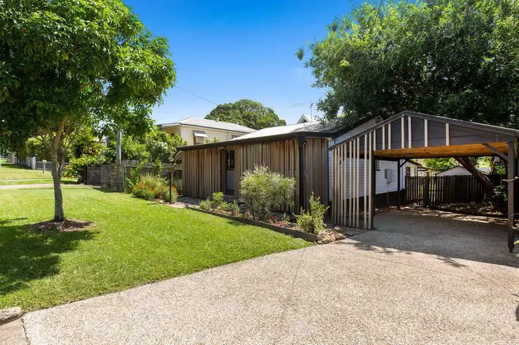 11 Moore Street, Morningside QLD 4170