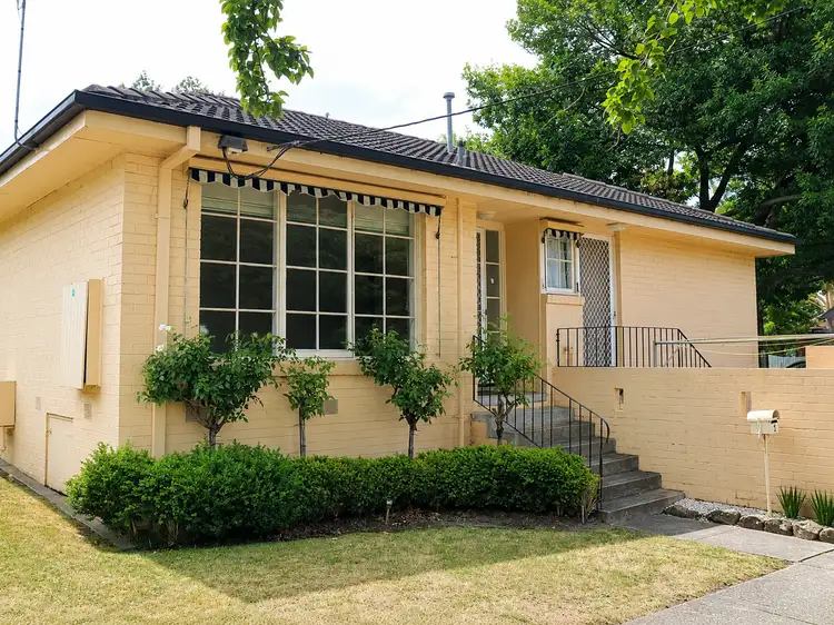 100 Windsor Crescent