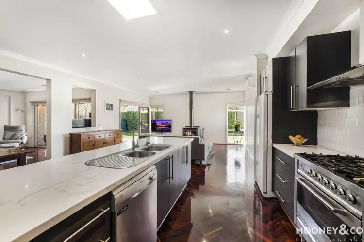 40 Phoenix Avenue, Cranbourne VIC 3977
