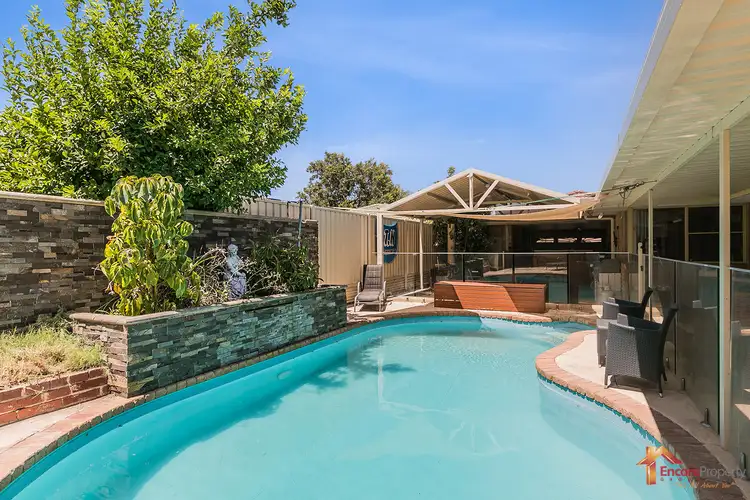 17 Lakesend Road, Thornlie WA 6108