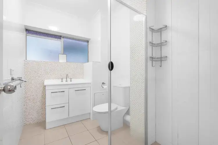 Fifth view of Homely apartment listing, 4/15 Annie Street, Camp Hill QLD 4152