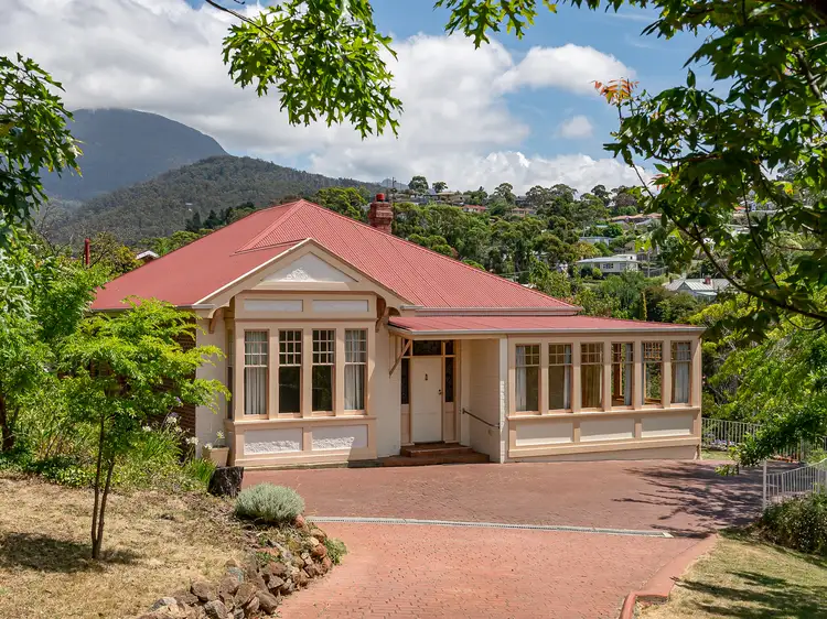 11 Sharps Road, Lenah Valley TAS 7008