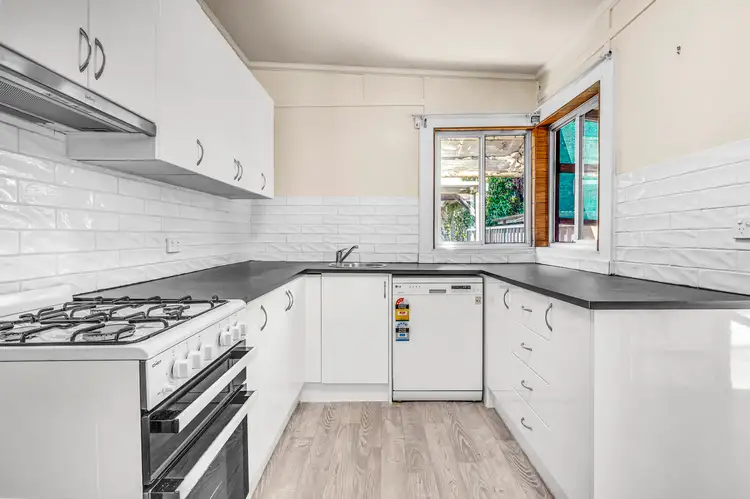 18 Fifth Street, Weston NSW 2326