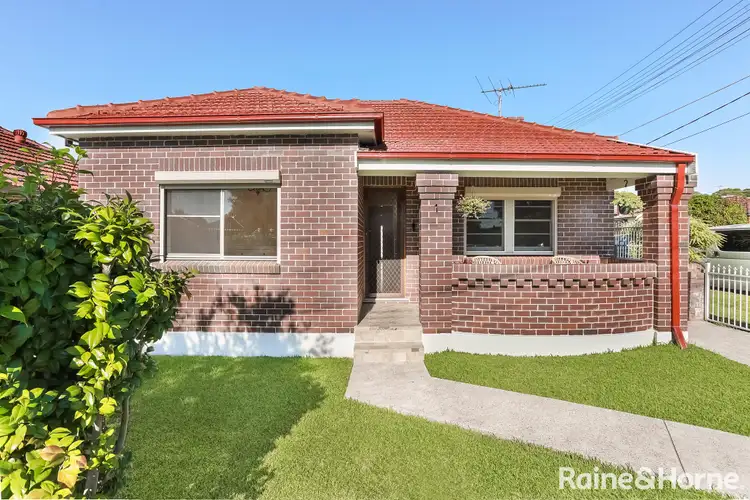1 Karingal Street, Kingsgrove NSW 2208
