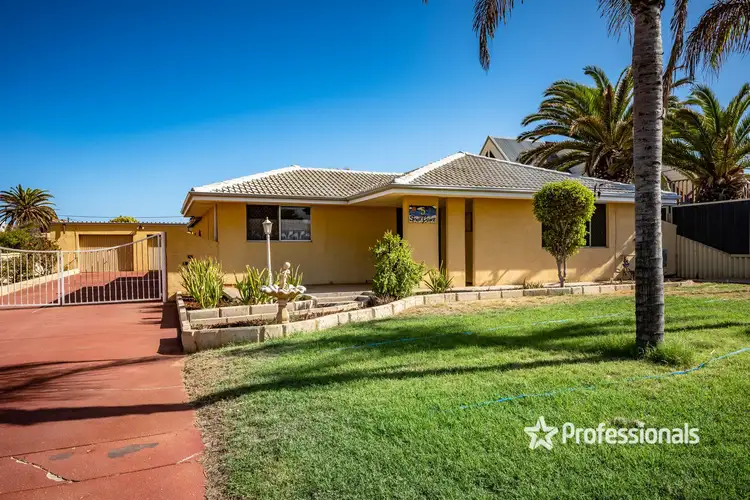 Second view of Homely house listing, 5 Snell Court, Tarcoola Beach WA 6530