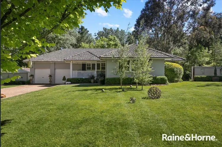 8 Holly Road
