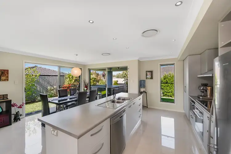 Sixth view of Homely house listing, 8 Tomaso Close, Doolandella QLD 4077