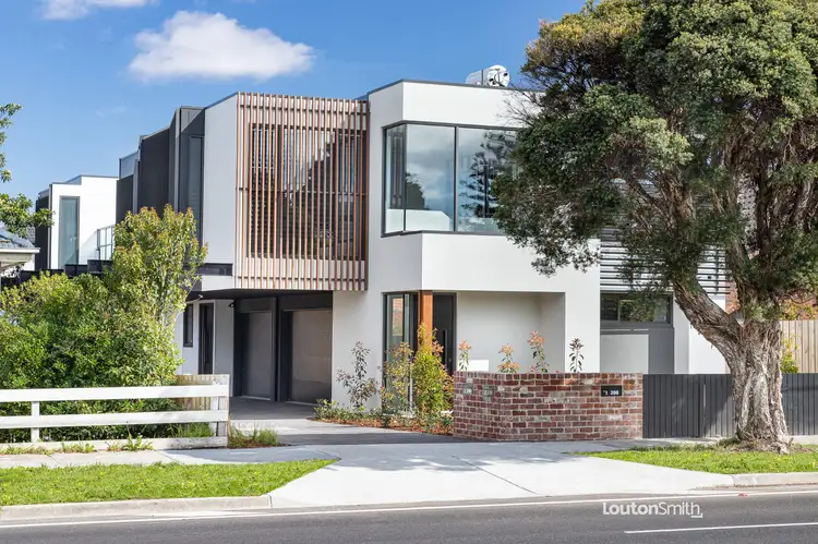 Main view of Homely townhouse listing, 2/286 Station Street, Fairfield VIC 3078