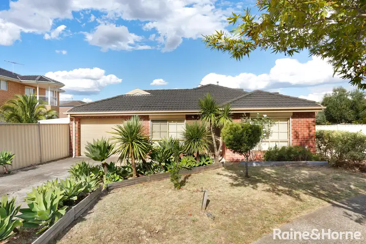 34 Lockwood Drive, Roxburgh Park VIC 3064