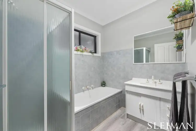 Fourth view of Homely house listing, 33 Sainsbury Avenue, Hillside VIC 3037