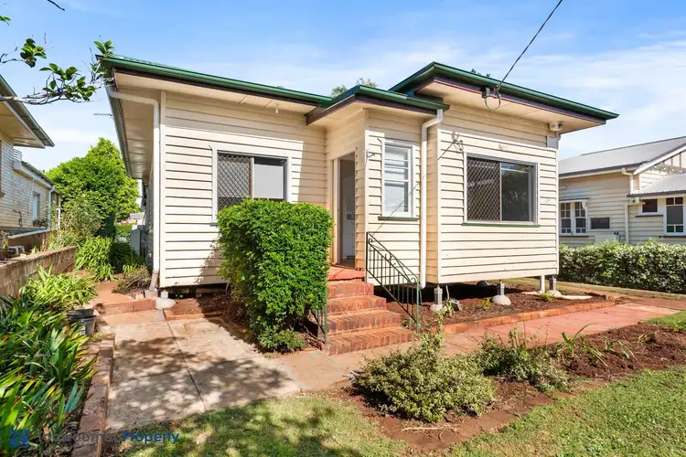 126 Stuart Street, Mount Lofty QLD 4350