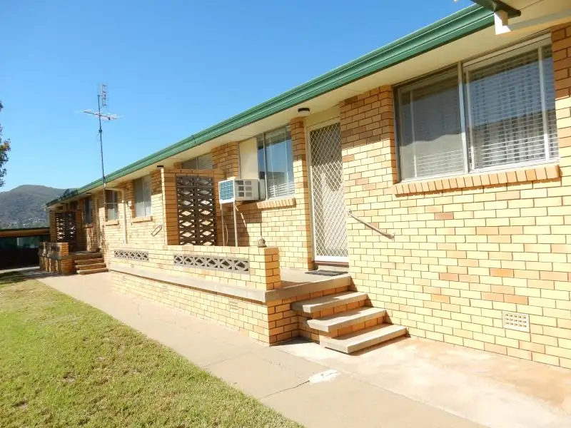 Main view of Homely unit listing, 2/64 Crown Street, Tamworth NSW 2340